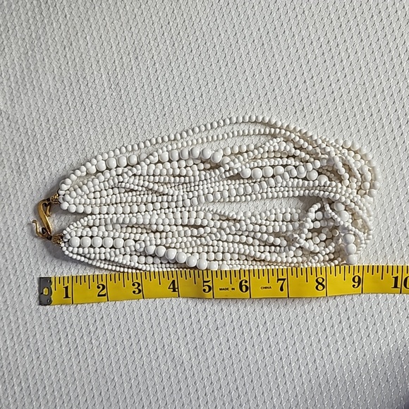 WHITE MULTI-STRAND NECKLACE - Picture 5 of 5